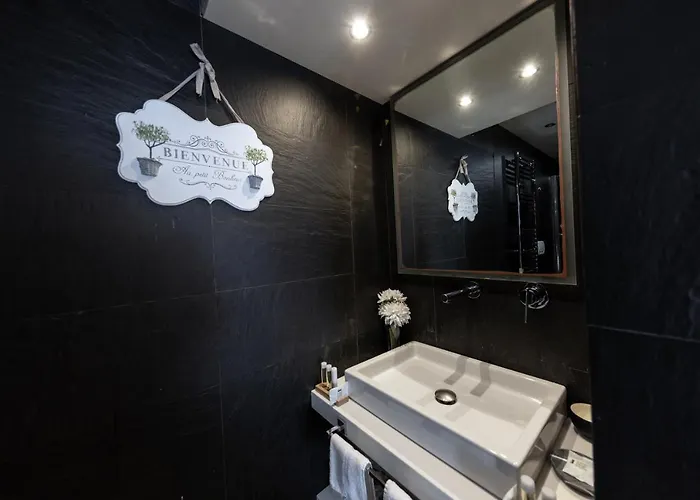 Barcaccia Luxury Πανσιόν 4*