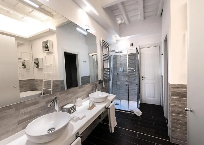 Πανσιόν Barcaccia Luxury 4*