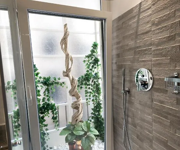 Barcaccia Luxury Πανσιόν 4*